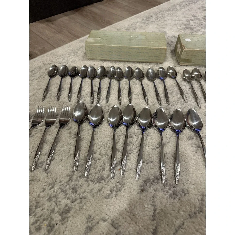 42 International AMERICAN BEAUTY INS88 American Stainless USA Spoons&Forks W/box